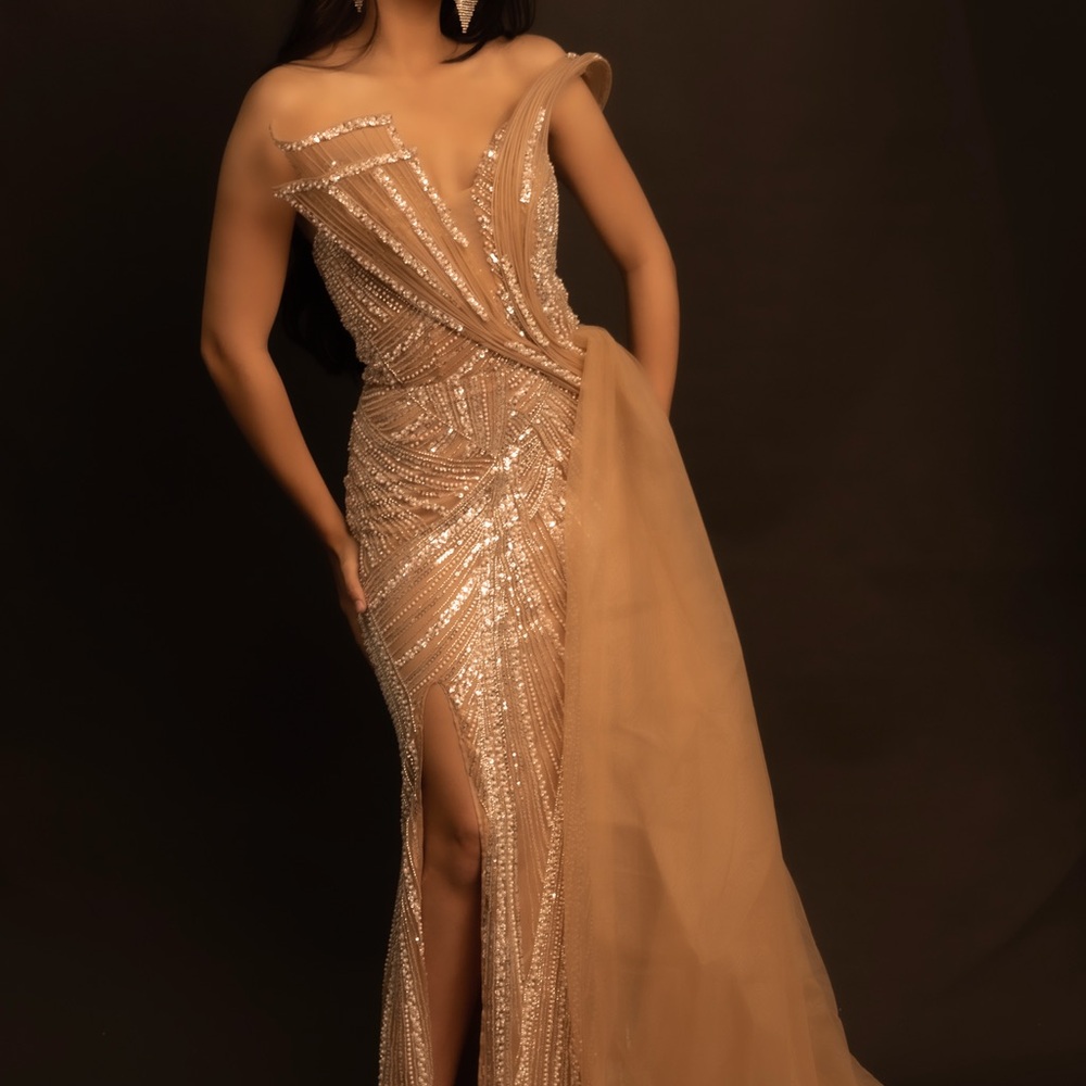 Elegant Gold Evening Gown